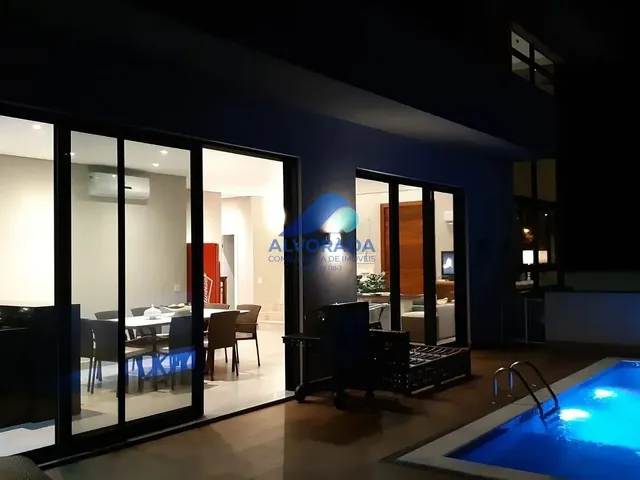 Sobrado com 610m² 4 quartos e 1 banheiro, à venda, no bairro Condomínio Recanto da Lagoinha em Ubatuba