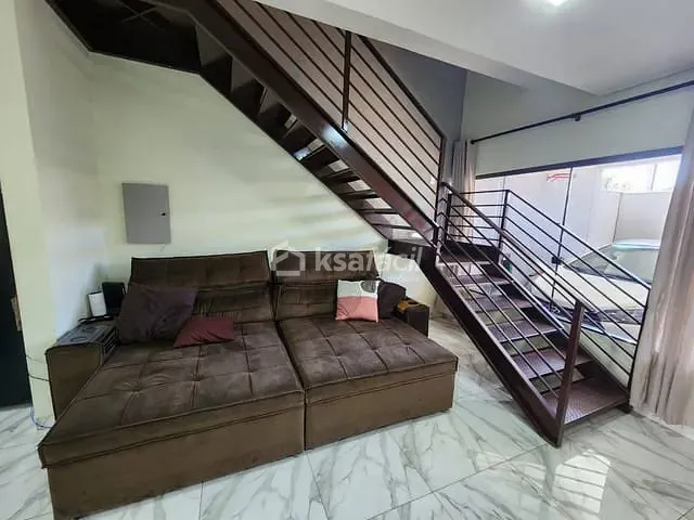 Sobrado com 180m² 3 quartos e 1 banheiro, à venda, no bairro Jardim Tijuca em Campo Grande