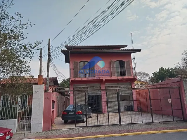 Sobrado com 300m² 3 quartos e 2 banheiros, à venda, no bairro Jardim Augusta em São José Dos Campos