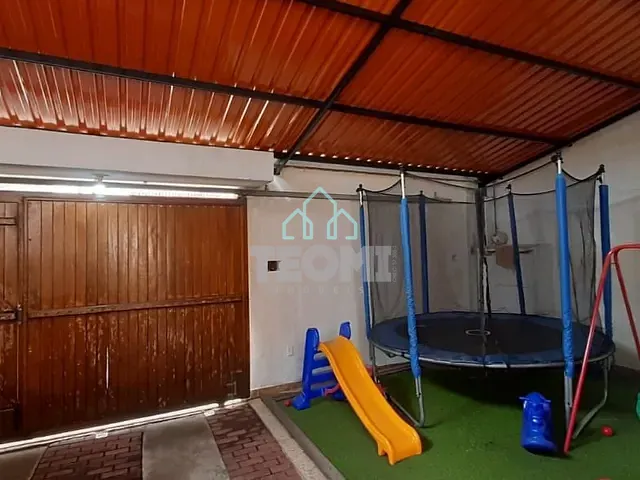 Sobrado com 173m² 3 quartos e 2 banheiros, à venda, no bairro Jardim Santana em Tremembé