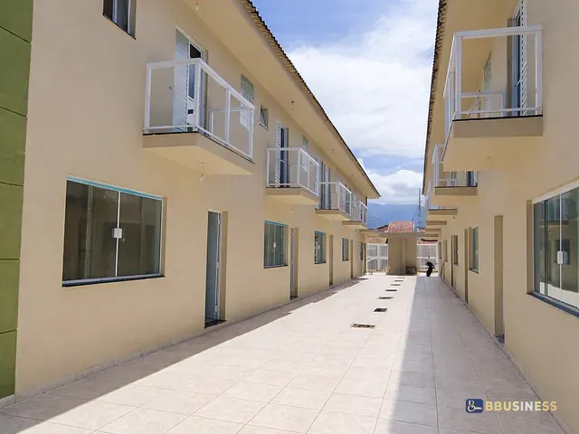 Sobrado 3 quartos e 2 banheiros, à venda, no bairro Maitinga em Bertioga