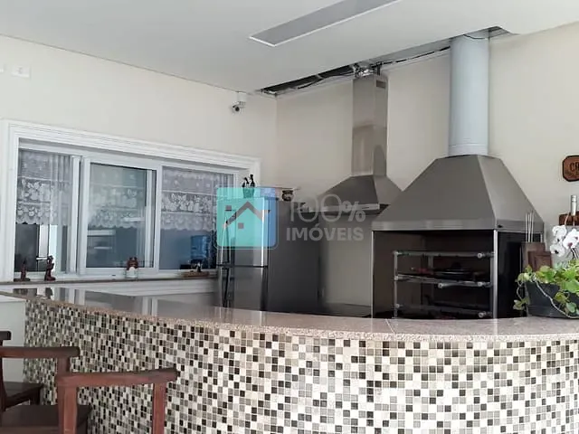 Sobrado com 270m² 4 quartos e 6 banheiros, à venda ou para alugar, no bairro Jardim Paraiba em Jacareí
