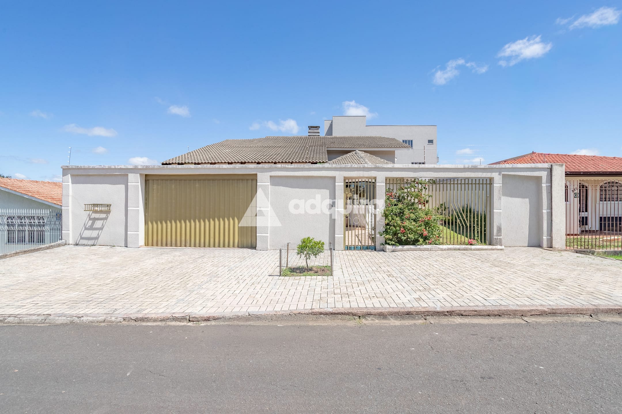 Casa, 3 quartos, 303 m² - Foto 1