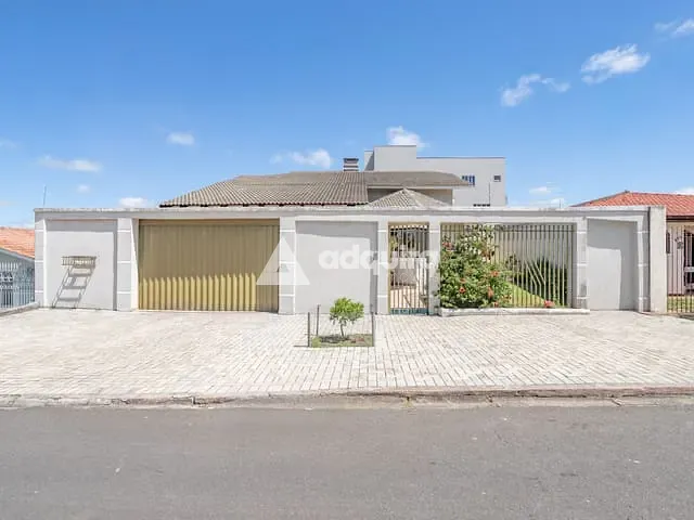 Casa com 440m² 3 quartos e 3 banheiros, à venda, no bairro Jardim Carvalho em Ponta Grossa