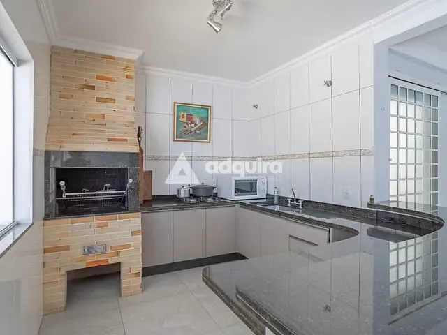 Casa com 440m² 3 quartos e 3 banheiros, à venda, no bairro Jardim Carvalho em Ponta Grossa