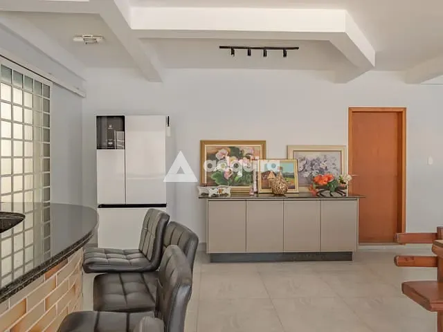 Casa com 440m² 3 quartos e 3 banheiros, à venda, no bairro Jardim Carvalho em Ponta Grossa