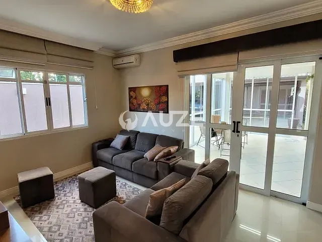Sobrado com 288m² 3 quartos e 5 banheiros, à venda, no bairro Guaíra em Curitiba