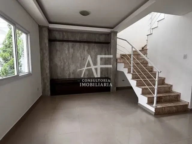 Sobrado com 225m² 3 quartos e 2 banheiros, à venda, no bairro Vila Areao em Taubaté