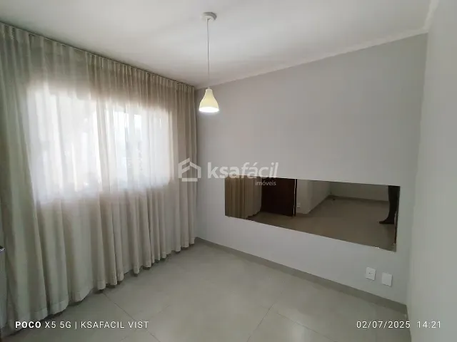 Sobrado com 204m² 3 quartos e 3 banheiros, à venda ou para alugar, no bairro Tiradentes em Campo Grande