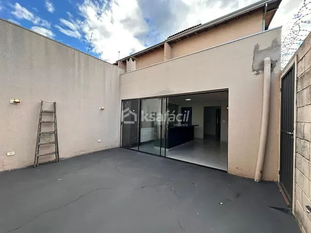 Sobrado com 204m² 3 quartos e 3 banheiros, à venda, no bairro Tiradentes em Campo Grande