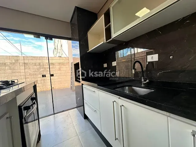 Sobrado com 204m² 3 quartos e 3 banheiros, à venda, no bairro Tiradentes em Campo Grande