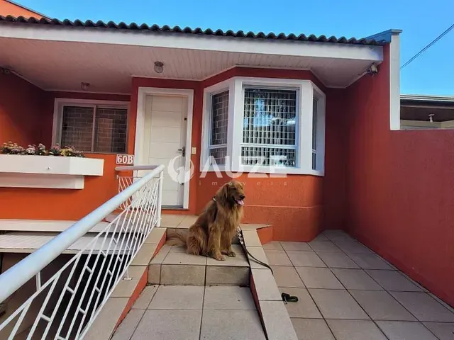Sobrado com 136m² 3 quartos e 2 banheiros, à venda, no bairro Tingui em Curitiba