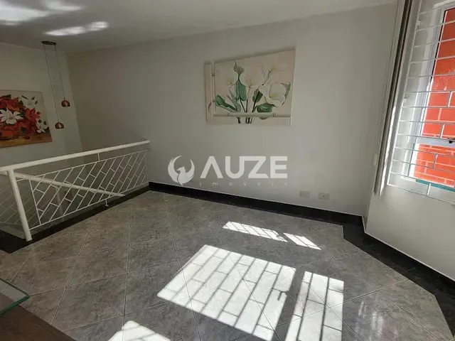 Sobrado com 136m² 3 quartos e 2 banheiros, à venda, no bairro Tingui em Curitiba