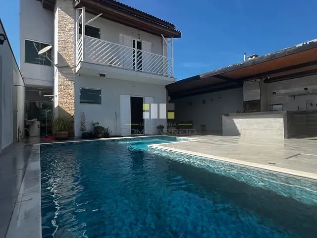 Sobrado com 250m² 4 quartos e 5 banheiros, à venda, no bairro Jardim Residencial Veccon em Sumaré
