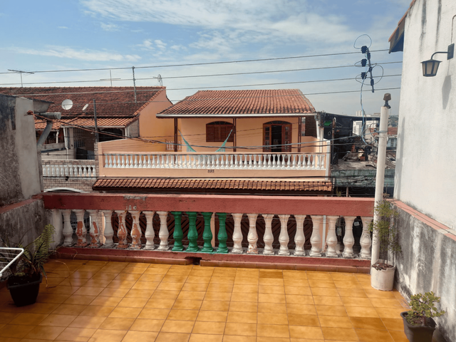 Sobrado 3 quartos e 3 banheiros, para alugar, no bairro Jardim Maria Rosa em Taboão da Serra