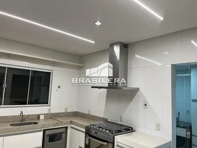 Sobrado com 472m², à venda, no bairro Cidade Vera Cruz em Aparecida de Goiânia