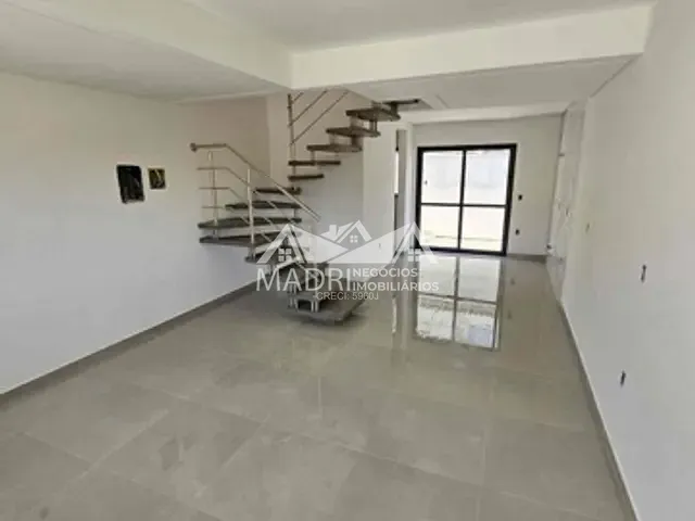 Sobrado com 100m² 2 quartos e 3 banheiros, à venda, no bairro Bela Vista em Palhoça