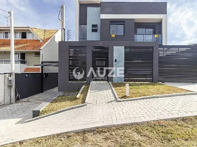 Sobrado com 99m² 3 quartos e 2 banheiros, à venda, no bairro Uberaba em Curitiba