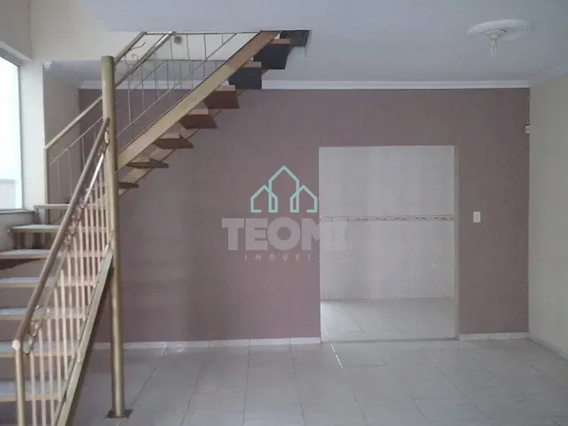 Sobrado com 183m² 3 quartos e 2 banheiros, à venda, no bairro Centro em Taubaté