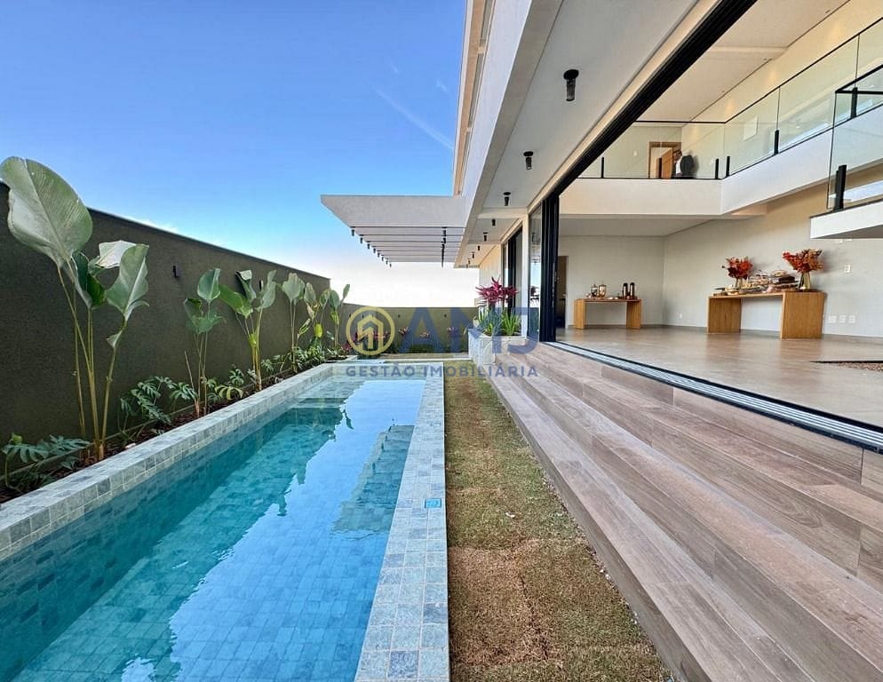 Sobrado, 3 quartos, 273 m² - Foto 1