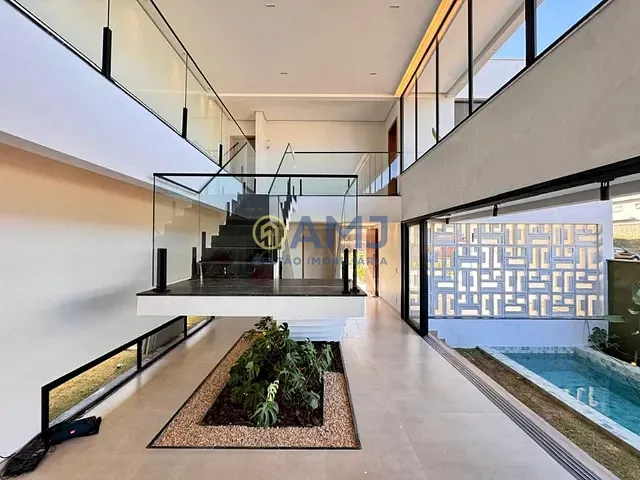 Sobrado com 360m² 3 quartos e 3 banheiros, à venda, no bairro Jardins Nápoles em Senador Canedo