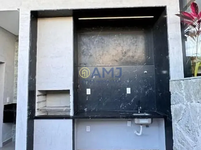 Sobrado com 360m² 3 quartos e 3 banheiros, à venda, no bairro Jardins Nápoles em Senador Canedo