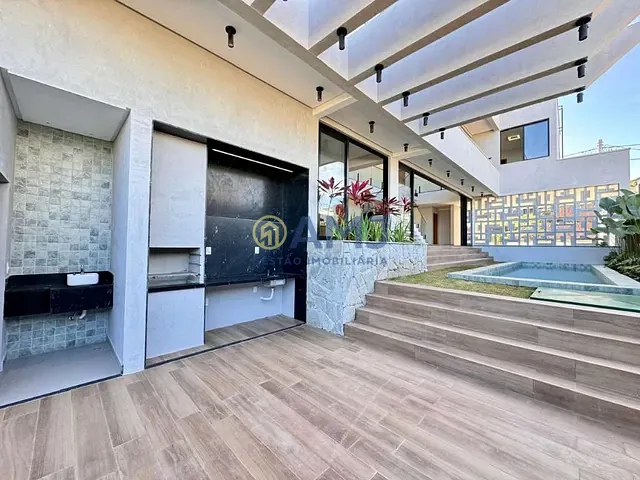 Sobrado com 360m² 3 quartos e 3 banheiros, à venda, no bairro Jardins Nápoles em Senador Canedo