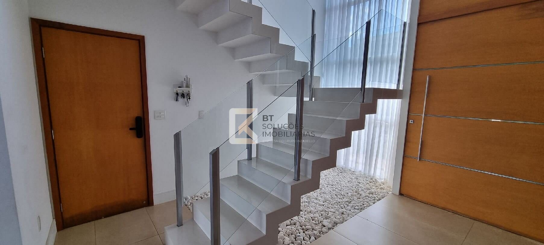 Sobrado, 5 quartos, 288 m² - Foto 3