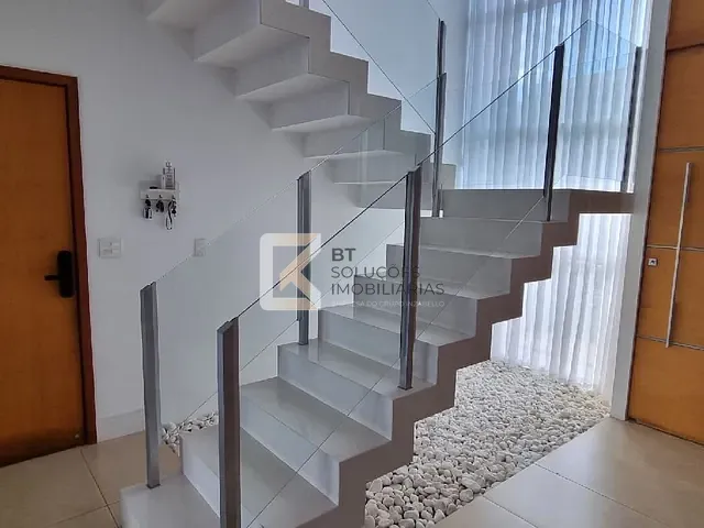 Sobrado com 465m² 5 quartos e 2 banheiros, à venda, no bairro Jardim Vila Paradiso em Indaiatuba