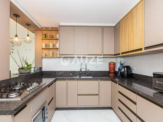 Sobrado com 141m² 3 quartos e 3 banheiros, à venda, no bairro Boqueirão em Curitiba