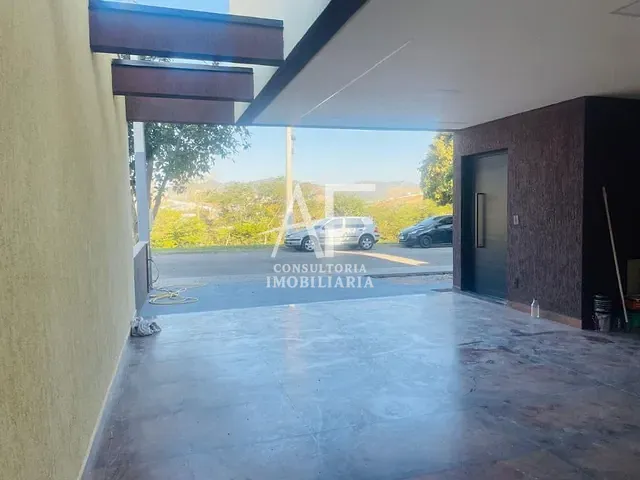 Sobrado com 396m² 3 quartos e 4 banheiros, à venda, no bairro Condomínio Cataguá Way Norte em Taubaté