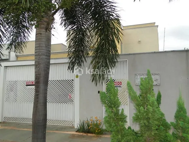 Sobrado com 300m² 3 quartos e 3 banheiros, à venda, no bairro Pioneiros em Campo Grande