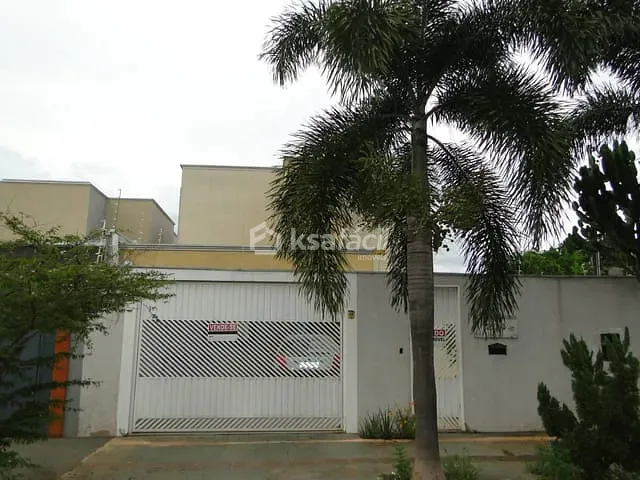 Sobrado com 300m² 3 quartos e 3 banheiros, à venda, no bairro Pioneiros em Campo Grande