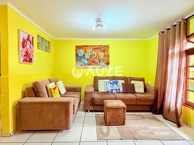 Sobrado com 145m² 3 quartos e 2 banheiros, à venda, no bairro Boa Vista em Curitiba