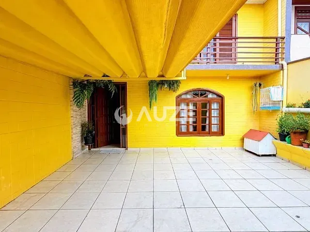 Sobrado com 145m² 3 quartos e 2 banheiros, à venda, no bairro Boa Vista em Curitiba