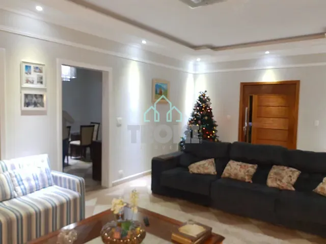 Sobrado com 250m² 3 quartos e 2 banheiros, à venda, no bairro Residencial Novo Horizonte em Taubaté