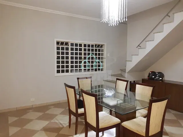 Sobrado com 250m² 3 quartos e 2 banheiros, à venda, no bairro Residencial Novo Horizonte em Taubaté