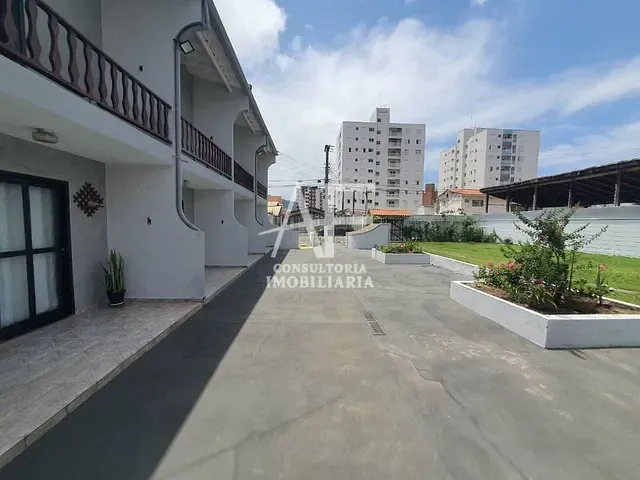 Sobrado com 60m² 2 quartos e 2 banheiros, à venda, no bairro Martim de Sá em Caraguatatuba
