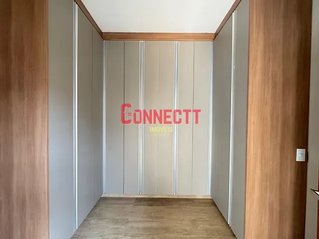 Sobrado com 364m² 4 quartos e 5 banheiros, à venda, no bairro Vila do Golf em Ribeirão Preto