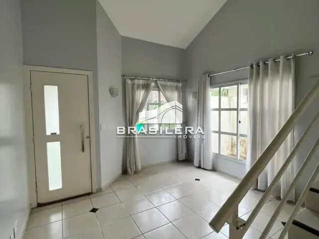 Sobrado com 388m² 3 quartos e 3 banheiros, à venda, no bairro Jardins Madri em Goiânia