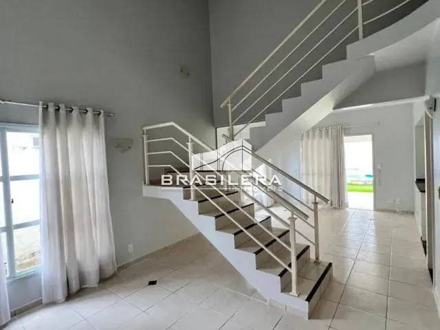 Sobrado com 388m² 3 quartos e 3 banheiros, à venda, no bairro Jardins Madri em Goiânia