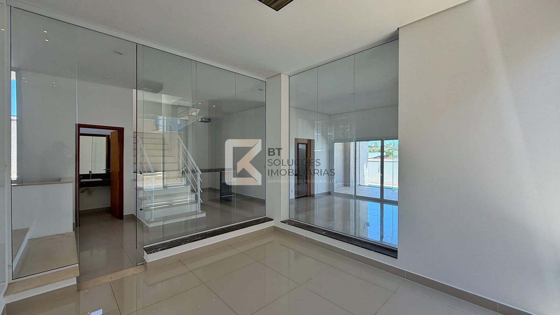 Sobrado, 3 quartos, 302 m² - Foto 3