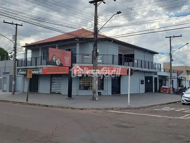 Sobrado com 360m², à venda, no bairro Universitário em Campo Grande
