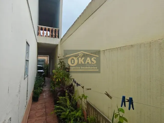 Sobrado com 182m² 3 quartos e 2 banheiros, à venda, no bairro Vila Urupês em Suzano