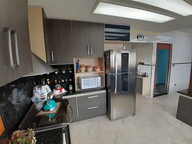 Sobrado com 300m² 2 quartos e 2 banheiros, à venda, no bairro Jardim Zaira em Mauá
