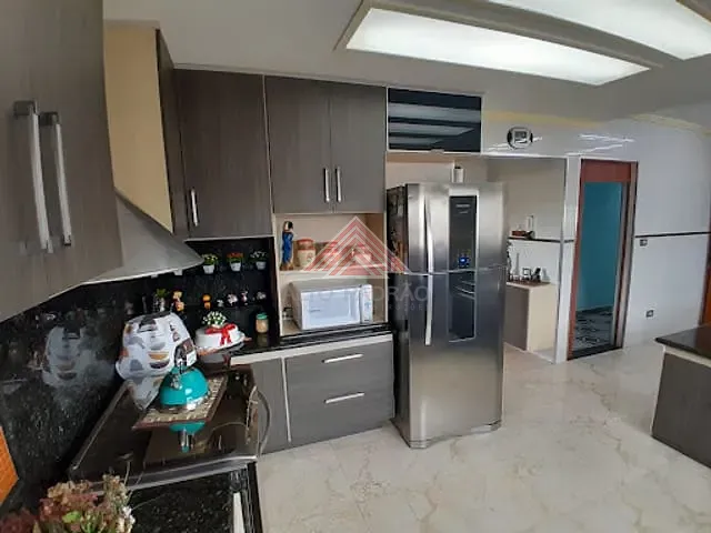 Sobrado com 300m² 2 quartos e 2 banheiros, à venda, no bairro Jardim Zaira em Mauá