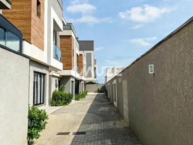 Sobrado com 128m² 3 quartos e 2 banheiros, à venda, no bairro Portão em Curitiba
