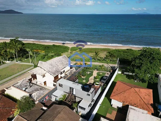 Sobrado com 495m² 3 quartos e 4 banheiros, à venda, no bairro Massaguaçu em Caraguatatuba