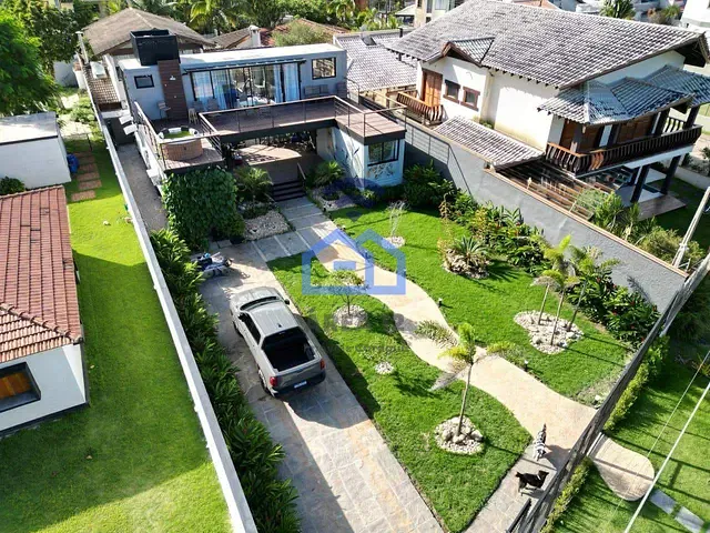 Sobrado com 495m² 3 quartos e 4 banheiros, à venda, no bairro Massaguaçu em Caraguatatuba