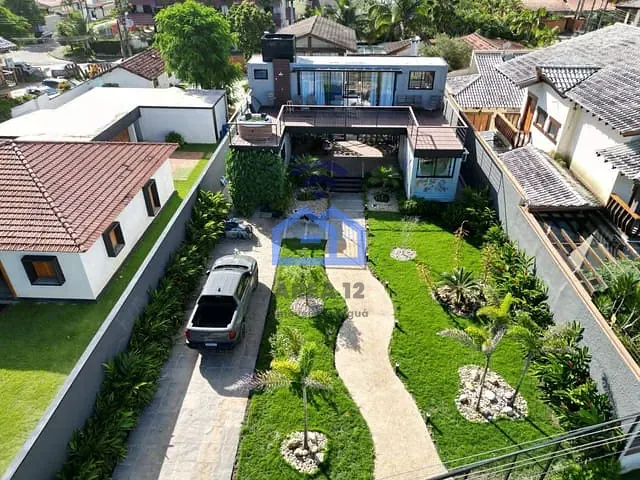 Sobrado com 495m² 3 quartos e 4 banheiros, à venda, no bairro Massaguaçu em Caraguatatuba